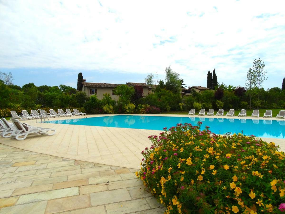 Phoenix Garda Hills Sirmione Buitenkant foto