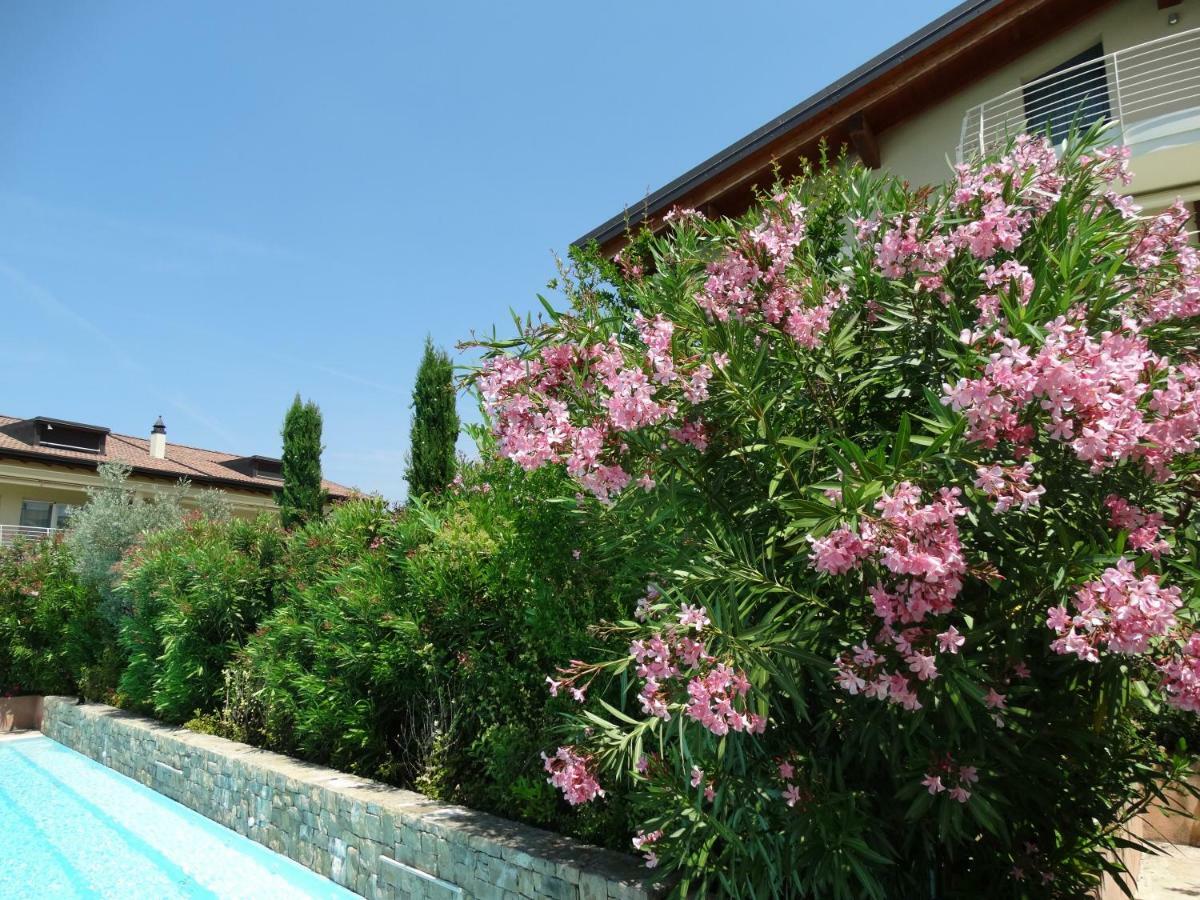 Phoenix Garda Hills Sirmione Buitenkant foto