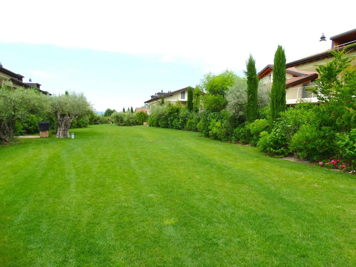 Phoenix Garda Hills Sirmione Buitenkant foto