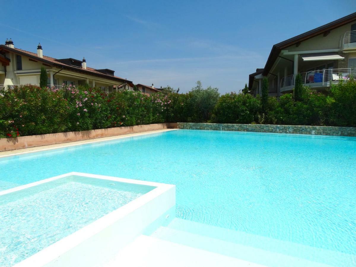 Phoenix Garda Hills Sirmione Buitenkant foto