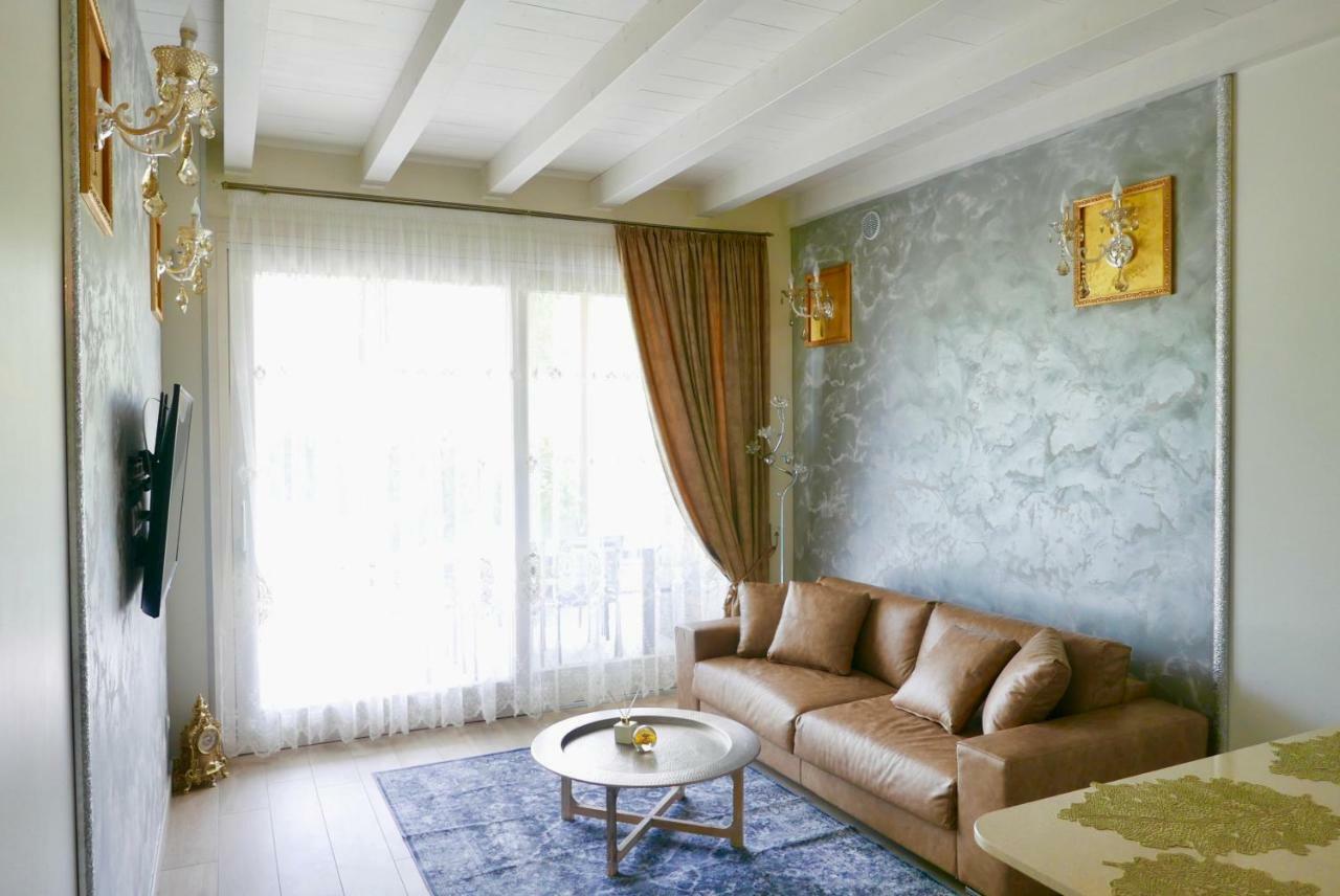 Phoenix Garda Hills Sirmione Buitenkant foto